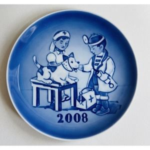 BING & GRONDAHL 2008 Children's Day Plate‎ B&G The Little Veterinarian – Mint!